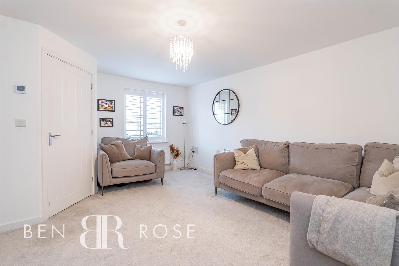 3 bed property in Swallowtail Way, Bamber Bridge